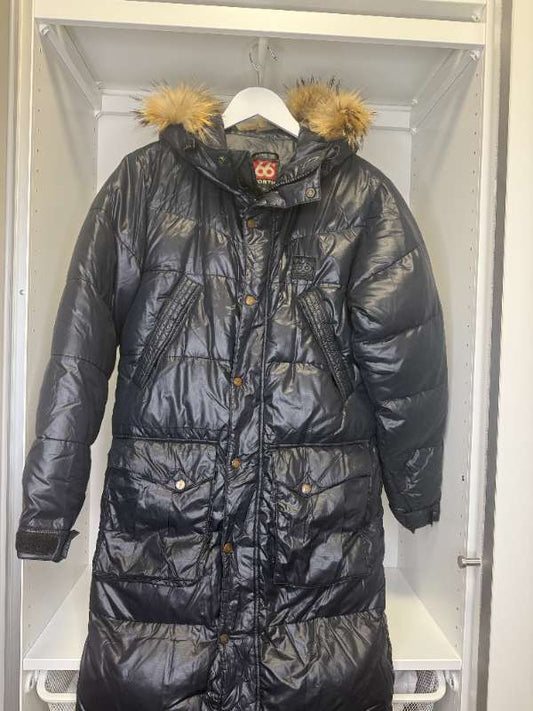 66 Dún úlpa m/hettu