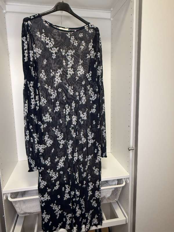 Kjóll Frequent blár m.blómum