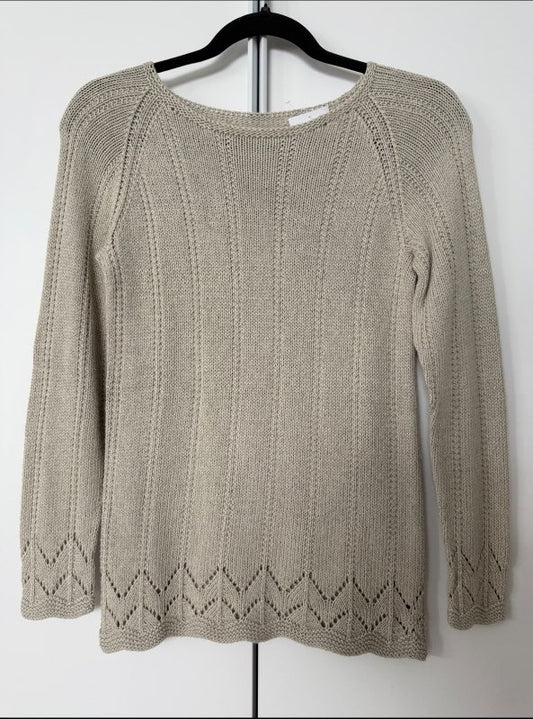 Peysa hör grá handprjónuð