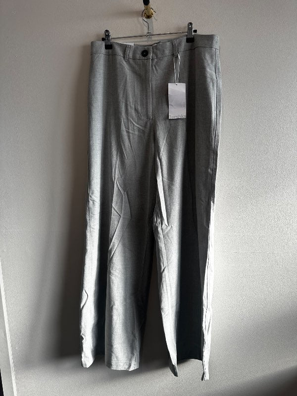 Bershka buxur ónotað