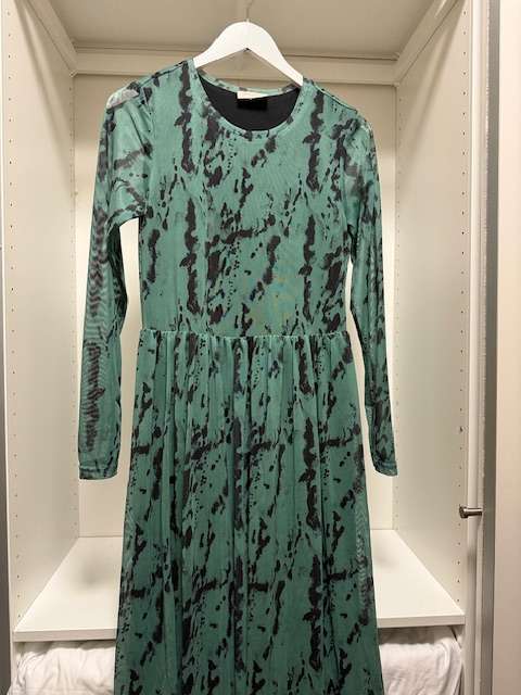 Kjóll freequent grænn