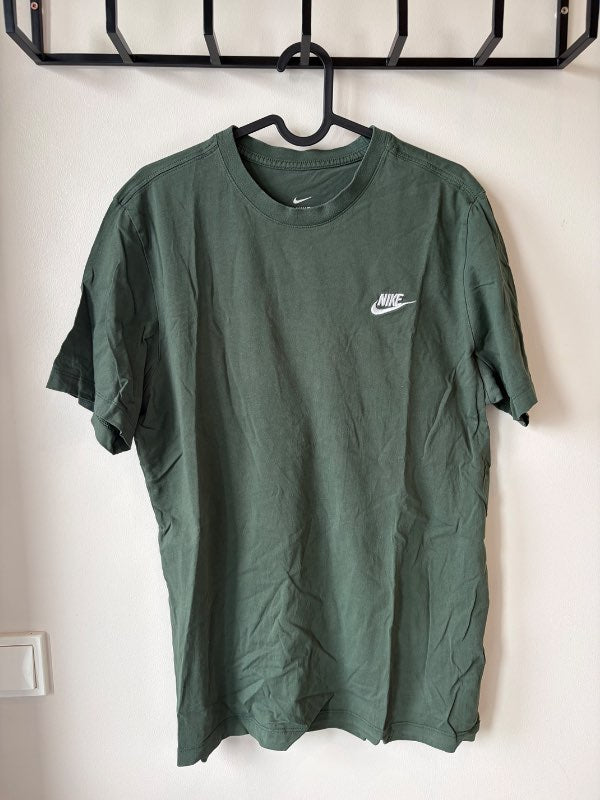 Grænn nike bolur
