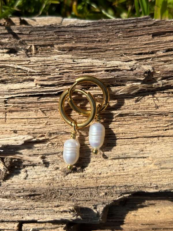 Eyrnalokkar m/ ferskvatnsperlu