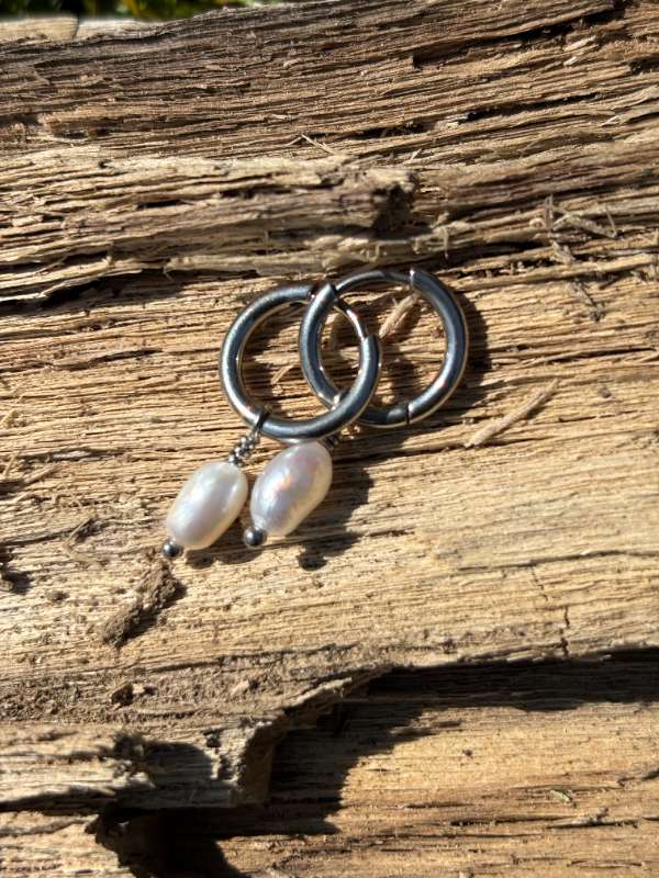 Eyrnalokkar m/ ferskvatnsperlu