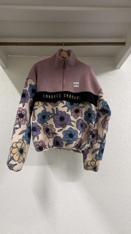 Eivy fleece blómamynstur