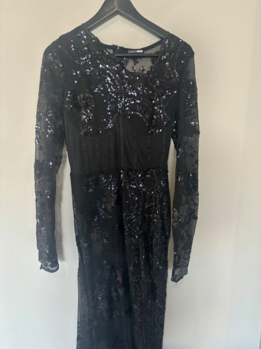 Síðkjóll m.klauf FashionNova