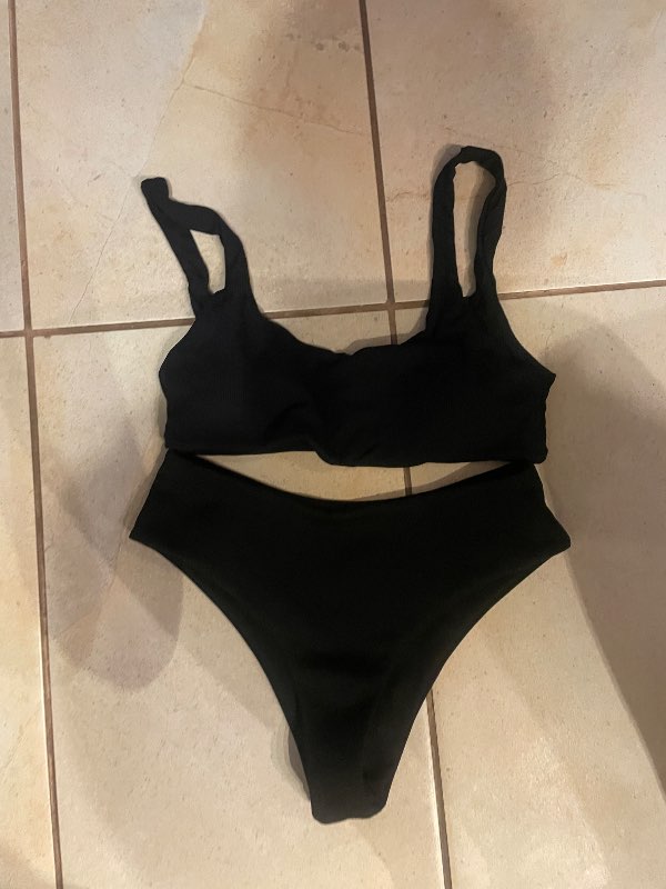 Svart bikini