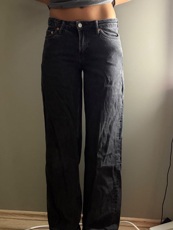 Svartar gallabuxur Gina Tricot