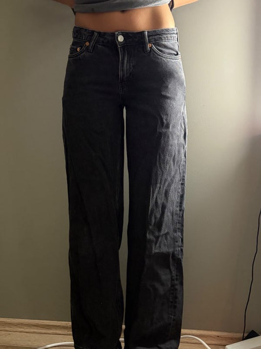 Svartar gallabuxur Gina Tricot