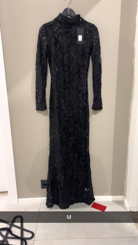 Blúndu kjóll Fashion Nova