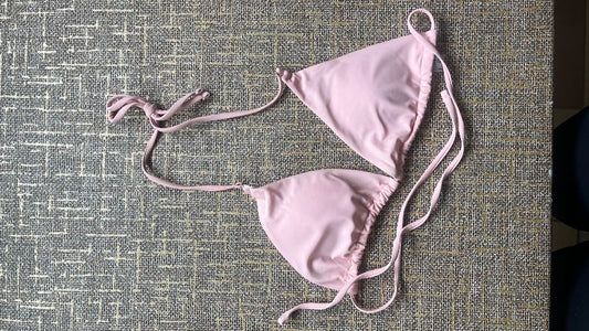 Bleikur bikini toppur