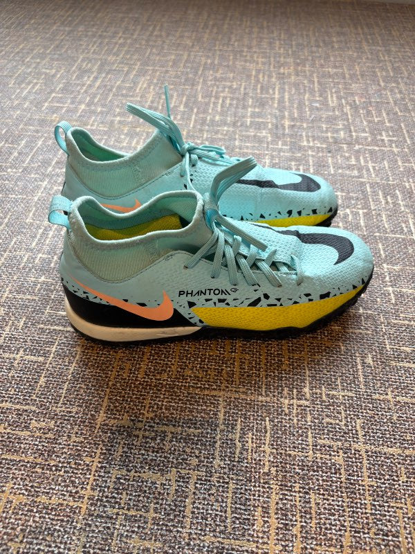 Nike gervigras skór