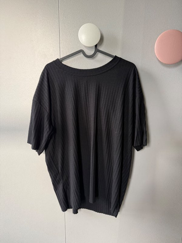Svartur t shirt