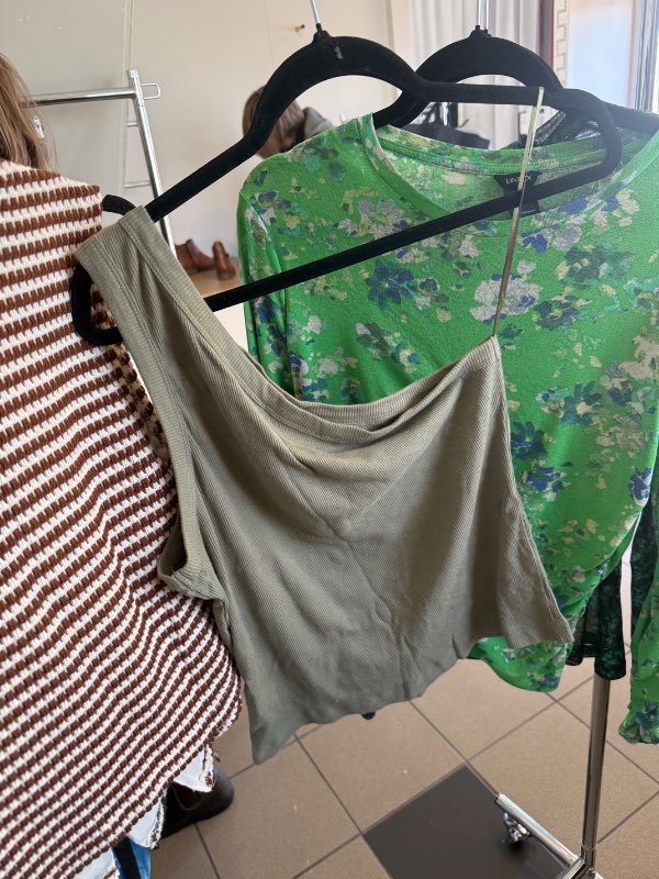 Grænn one sholder