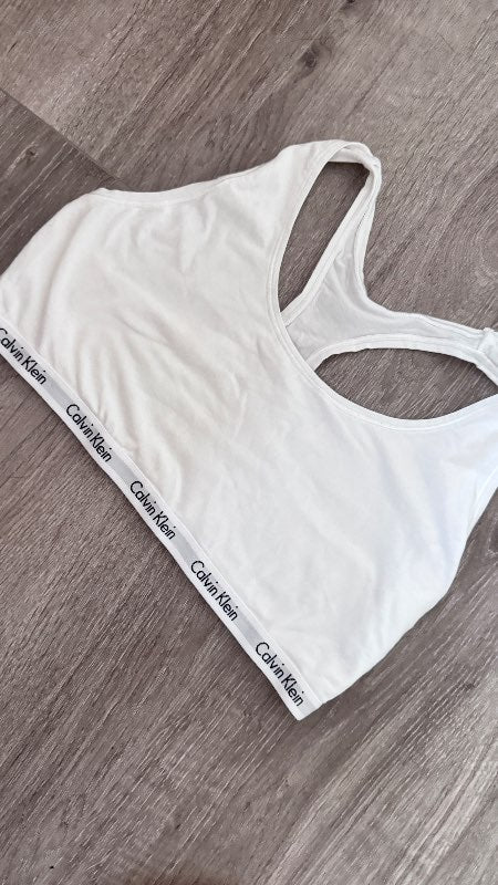 Calvin Klein toppur