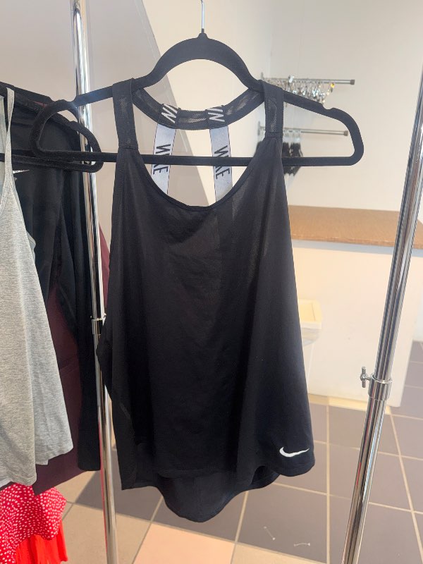 Nike hlýrabolur svartur