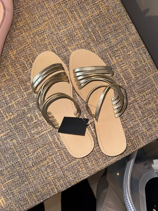 HM sandalar