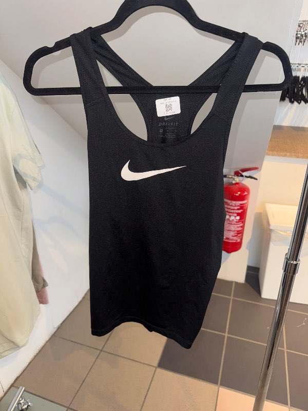 Nike íþróttabolur