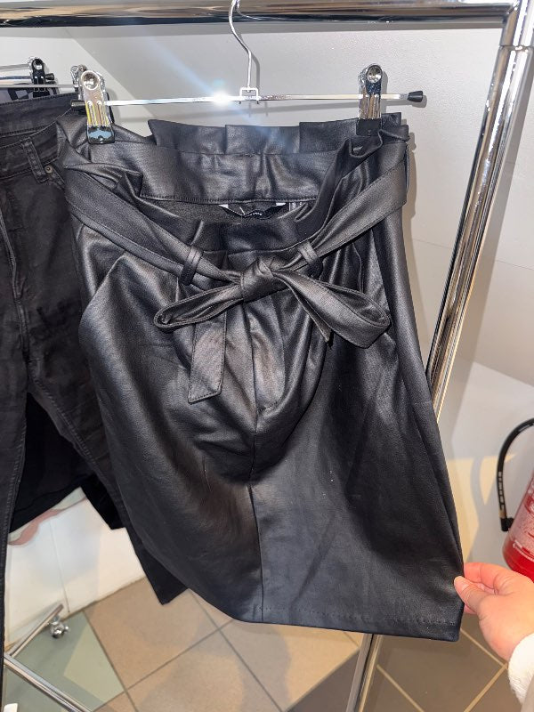 Vero moda leðurpils