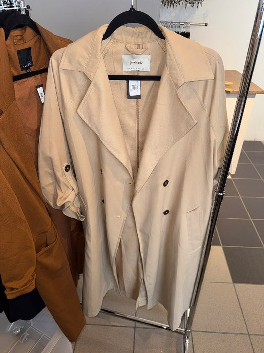 Stradivarius kápa