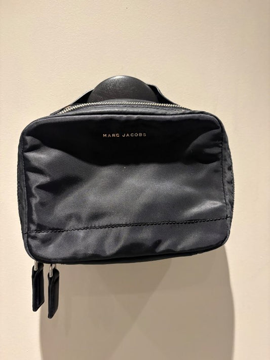 Marc jacobs snyrtitaska