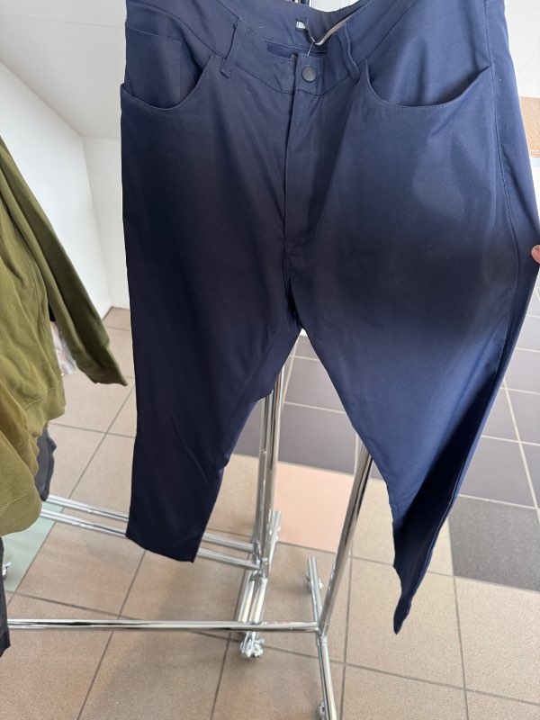 Zara buxur kk