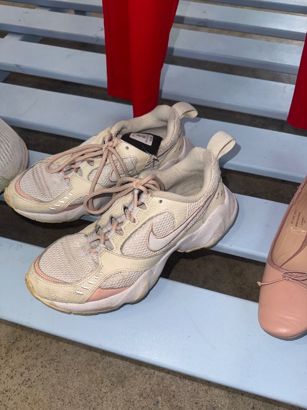 Nike strigaskór beige