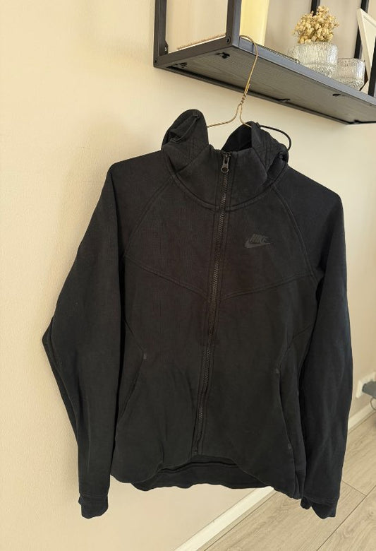 Nike Tech Fleece peysa
