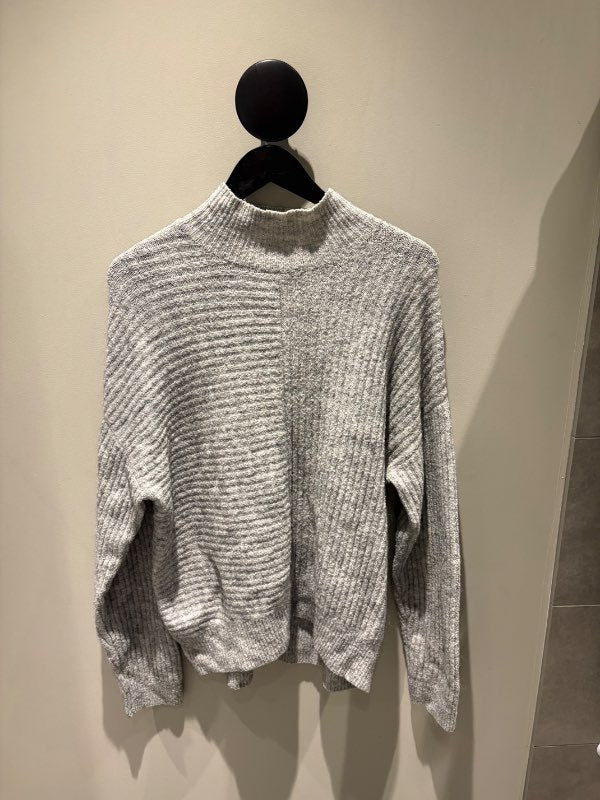 H&M grá