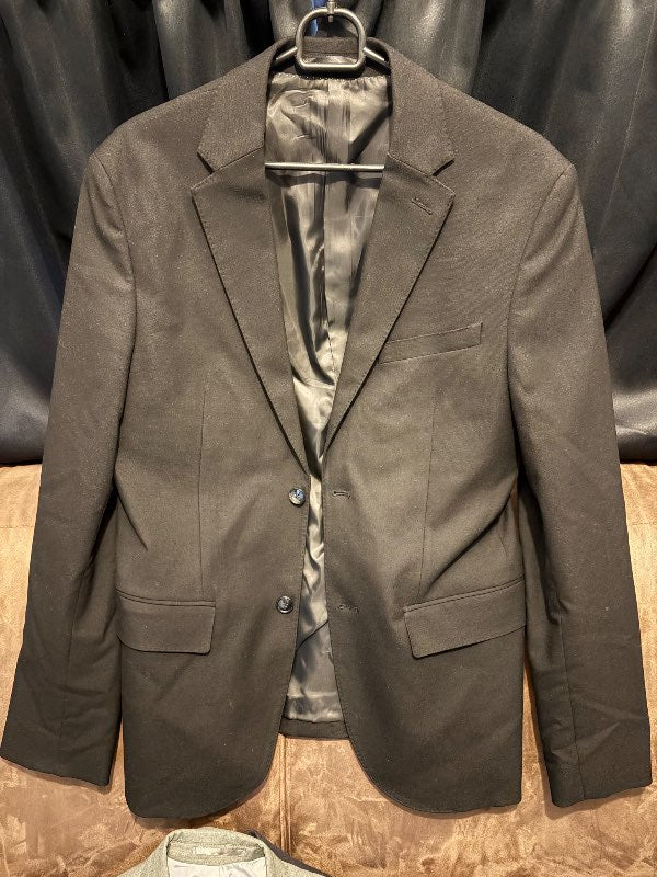 K Svartur jakki h&m