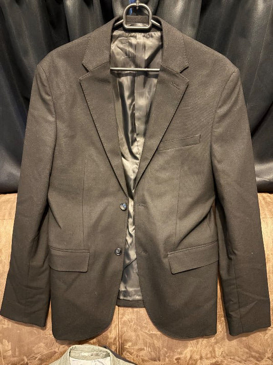 K Svartur jakki h&m