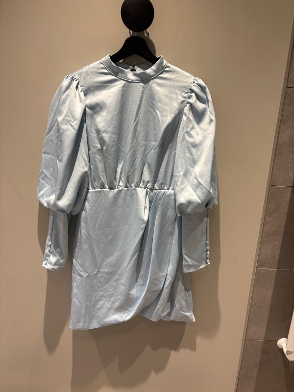 Asos satín kjóll blár