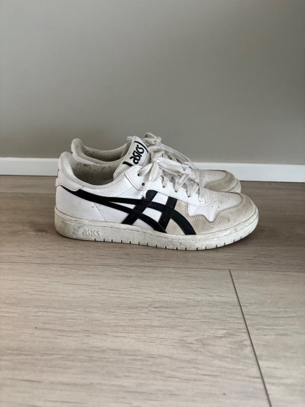Asics skór