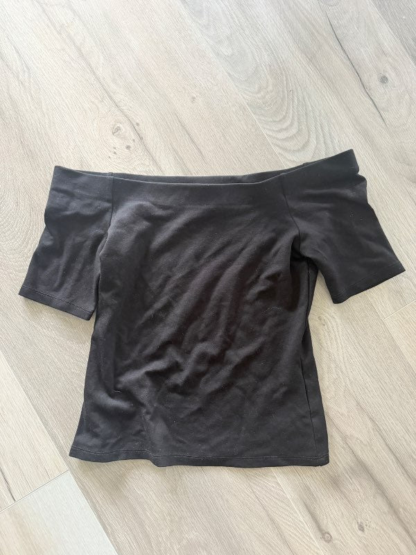 Off shoulders svartur bolur