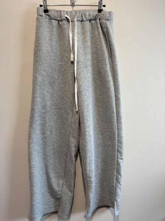 Gráar joggingbuxur