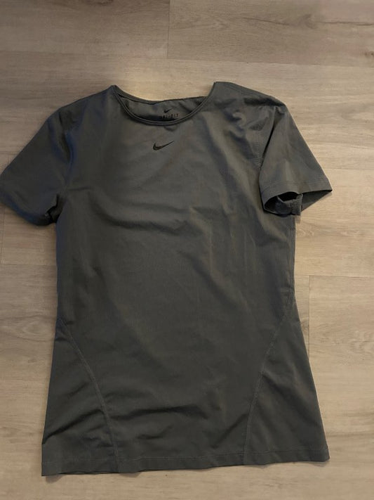 grey nike shirt