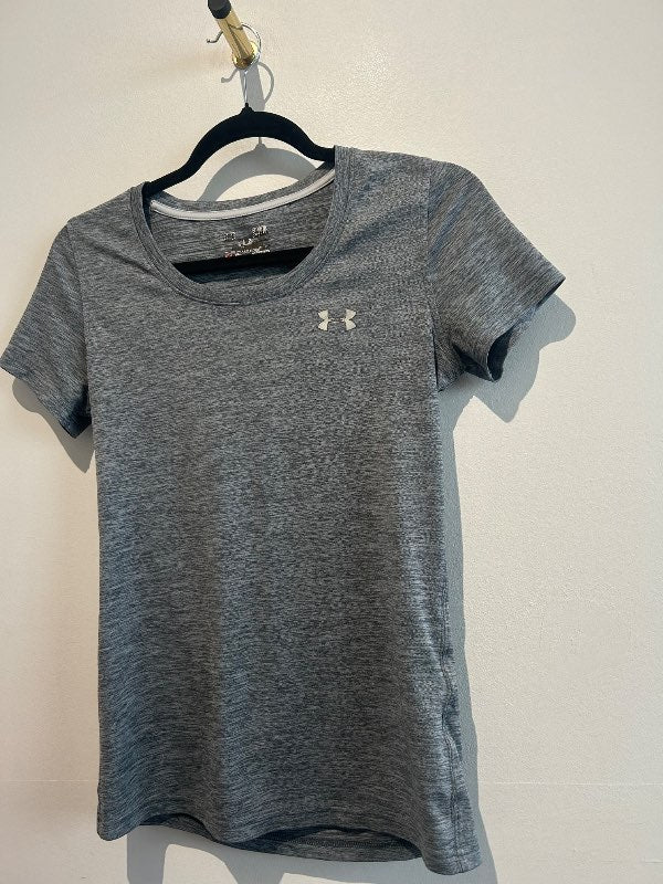 gray shirt
