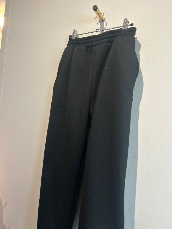 black oversize pants