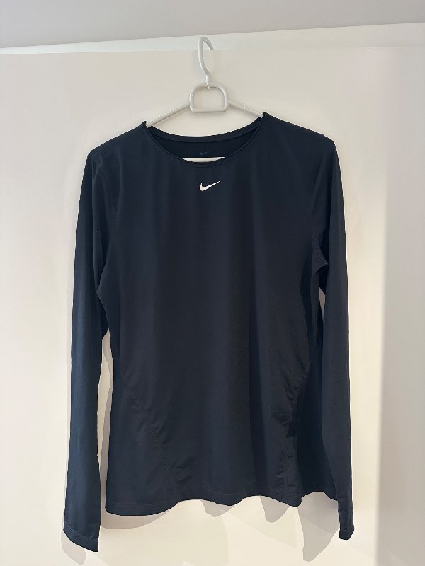 Nike svört síðerma