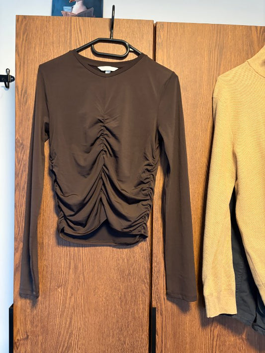 H&m brúnn bolur