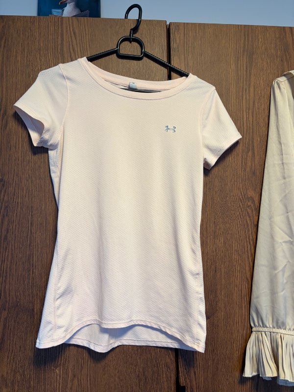 Under armour bleikur bolur
