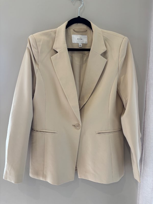 Oversized blazer ljós, Vila