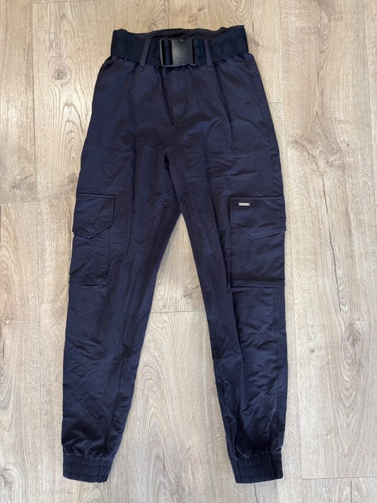 Aimn cargo buxur svartar