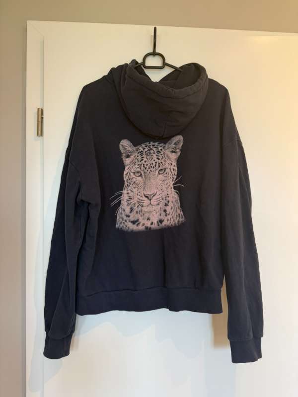 Subdued hettupeysa blá með bleikum tiger