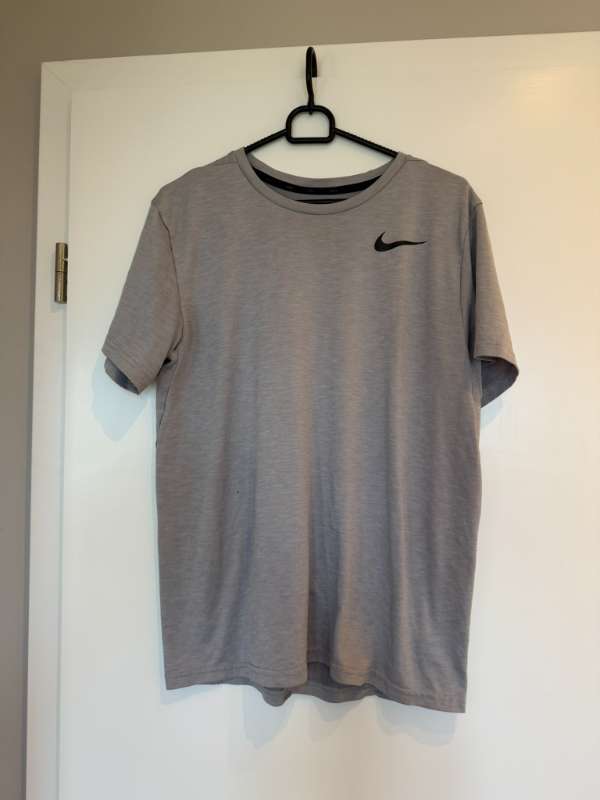 Nike grár bolur