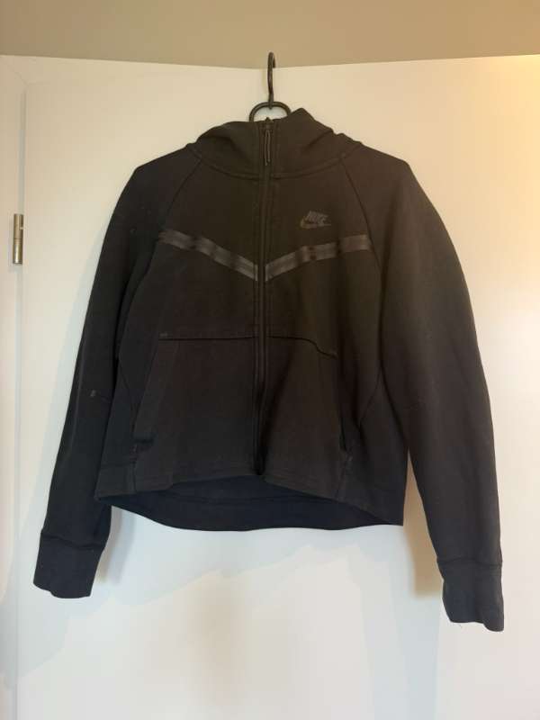 Nike Tech hettupeysa svört