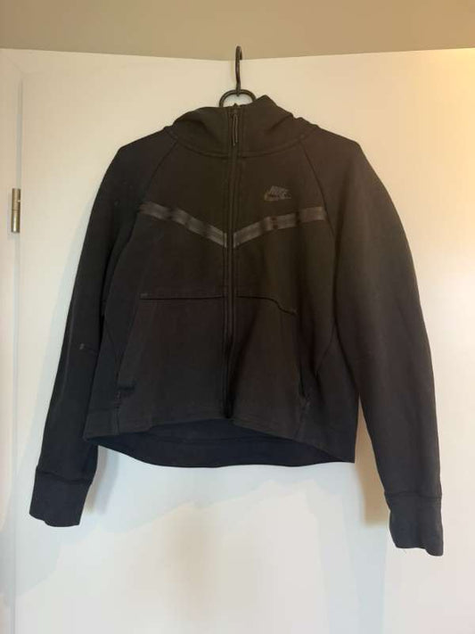 Nike Tech hettupeysa svört