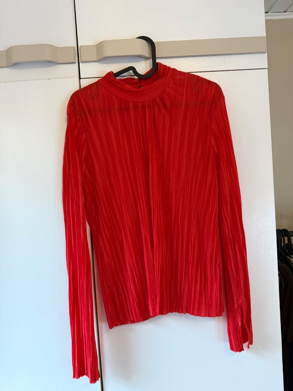 Rauð gina tricot blússa
