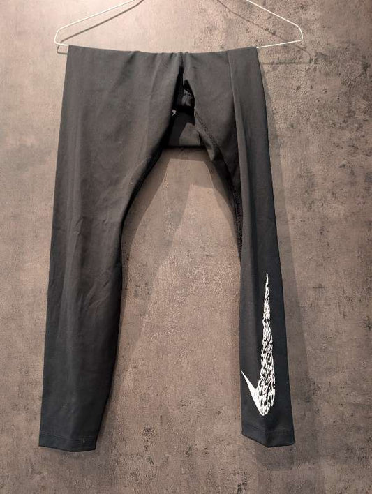 D Nike buxur