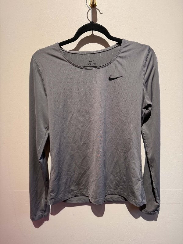 nike æfingabolur